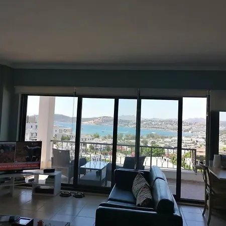 Bodrum'da Manzarali Havuzlu 2+1 Apartment Bodrum